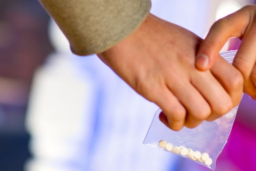 drogen-tabletten-dealen