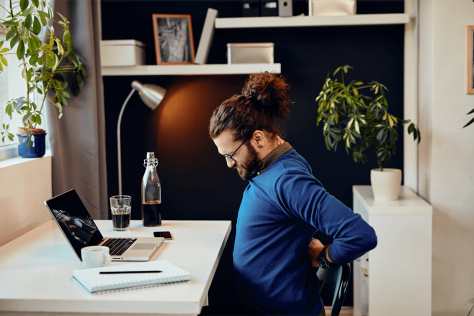 mann-mit-rückenschmerzen