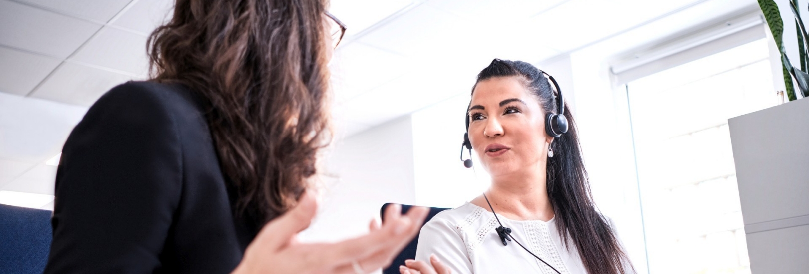 Gespräch am Arbeitsplatz