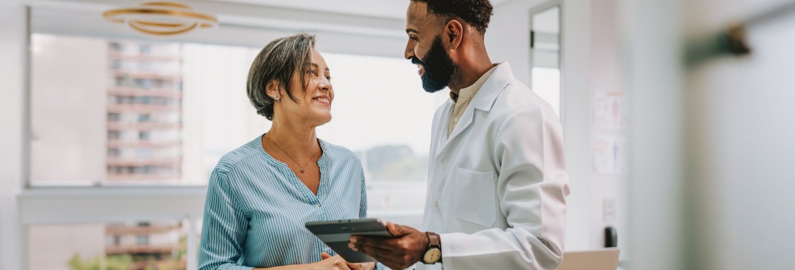 Knochendichtemessung (DXA) als regelmäßige Vorsorge bei Osteoporose