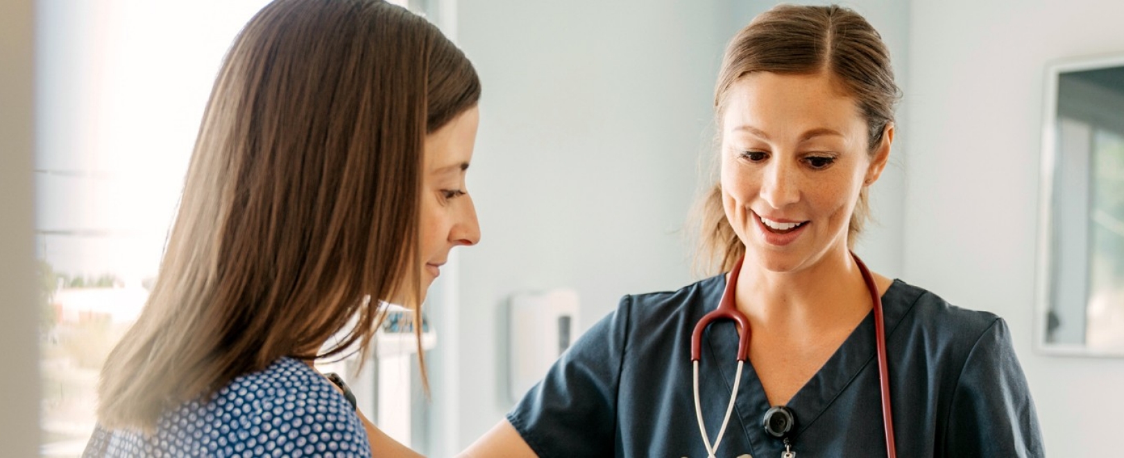 Frau bei der Vorsorge